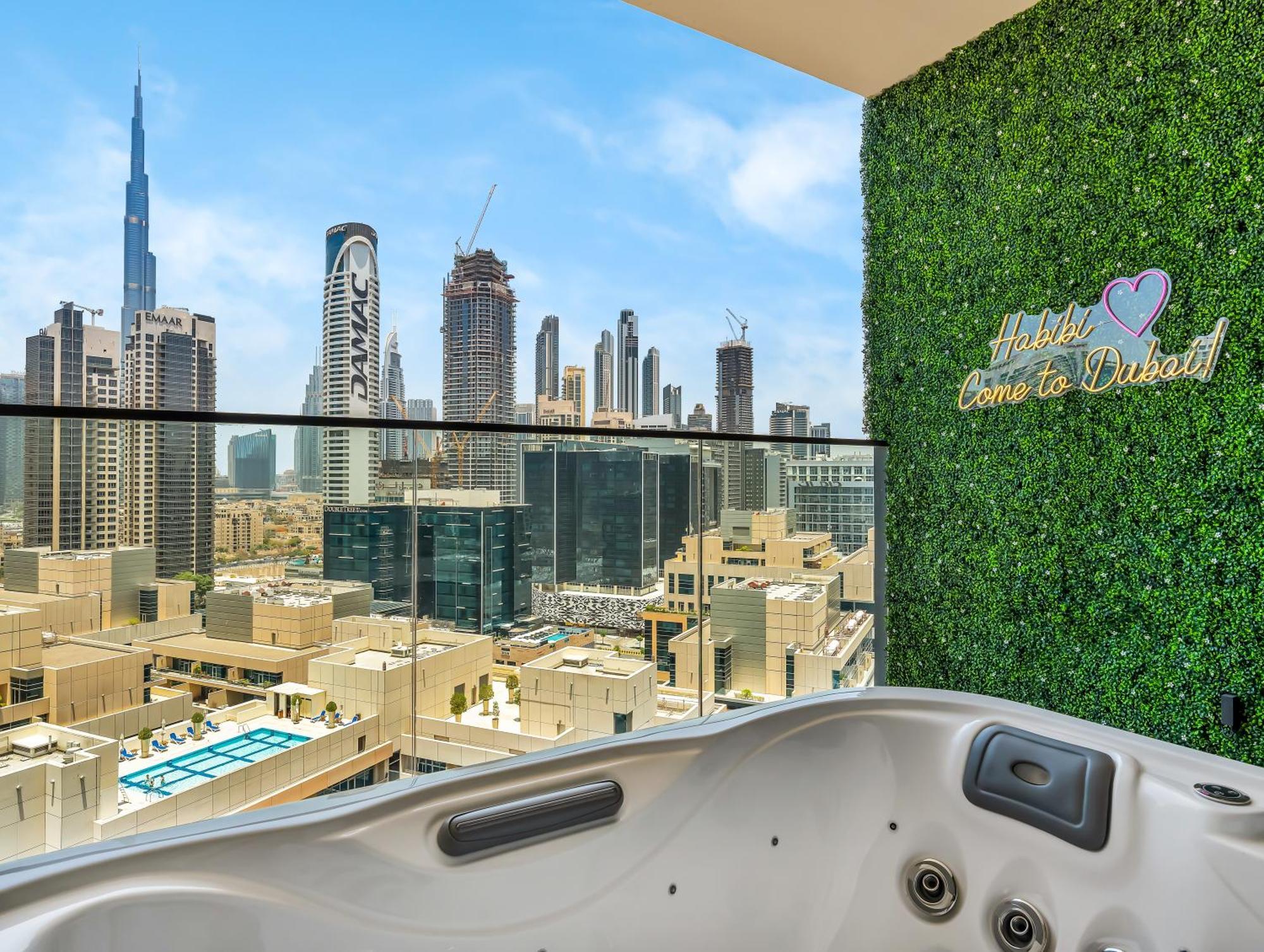 Apartment Premium Burj Khalifa View & Private Jacuzzi Dubai