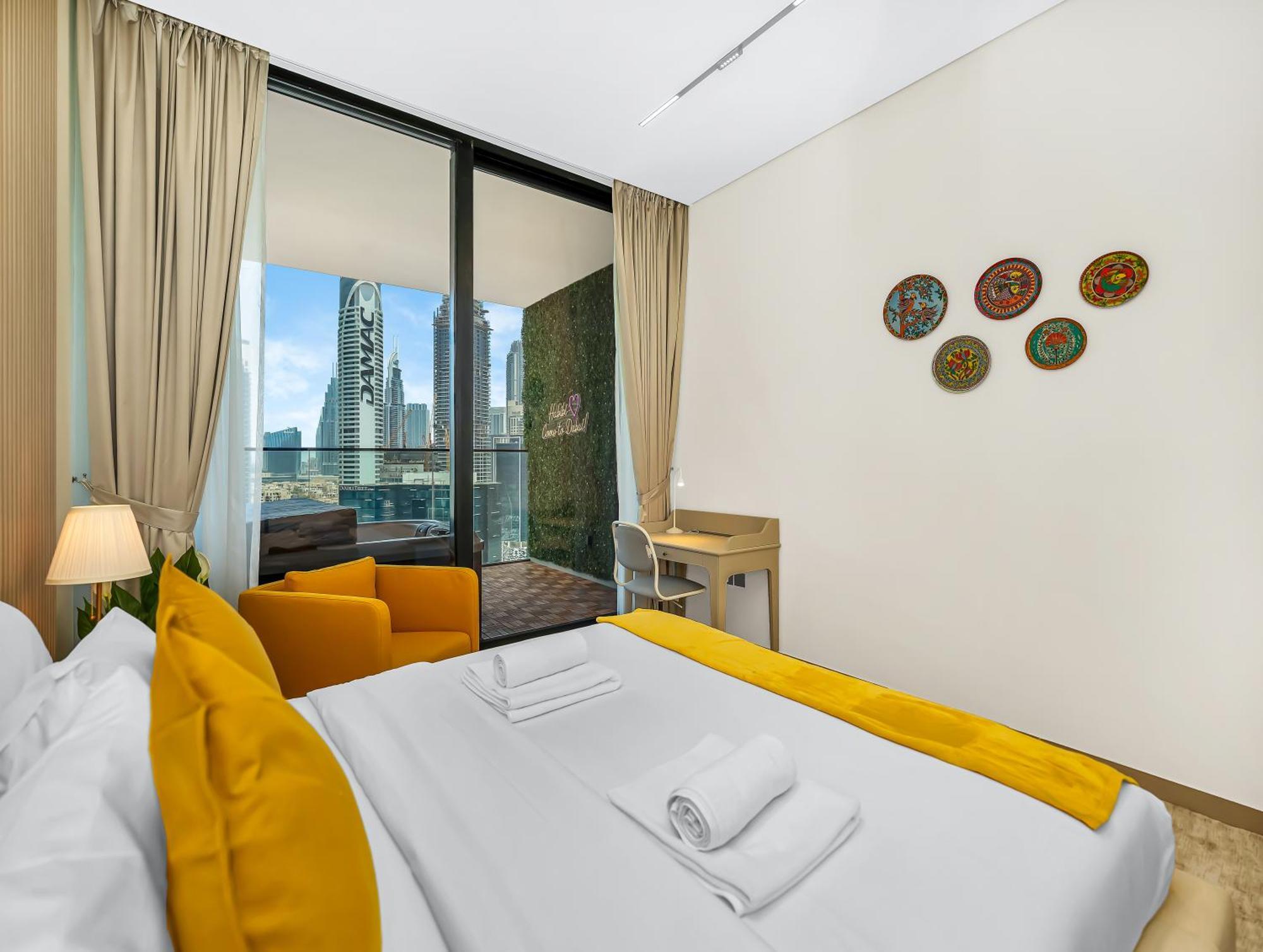 Premium Burj Khalifa View & Private Jacuzzi