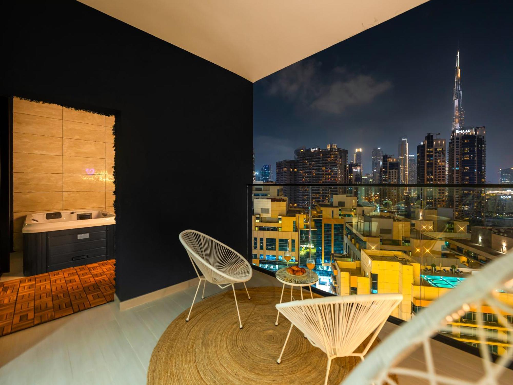 Premium Burj Khalifa View & Private Jacuzzi *