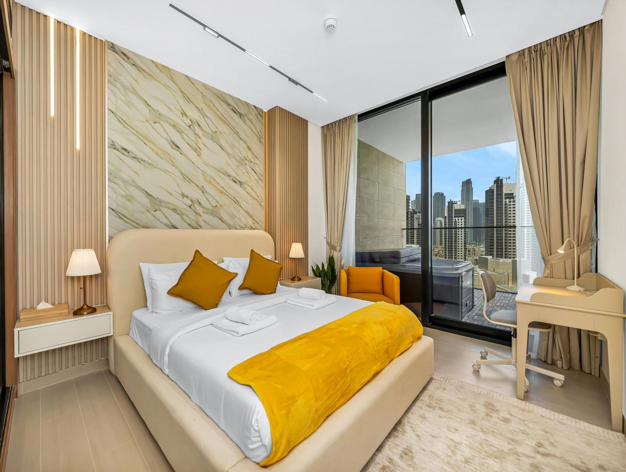 Premium Burj Khalifa View & Private Jacuzzi